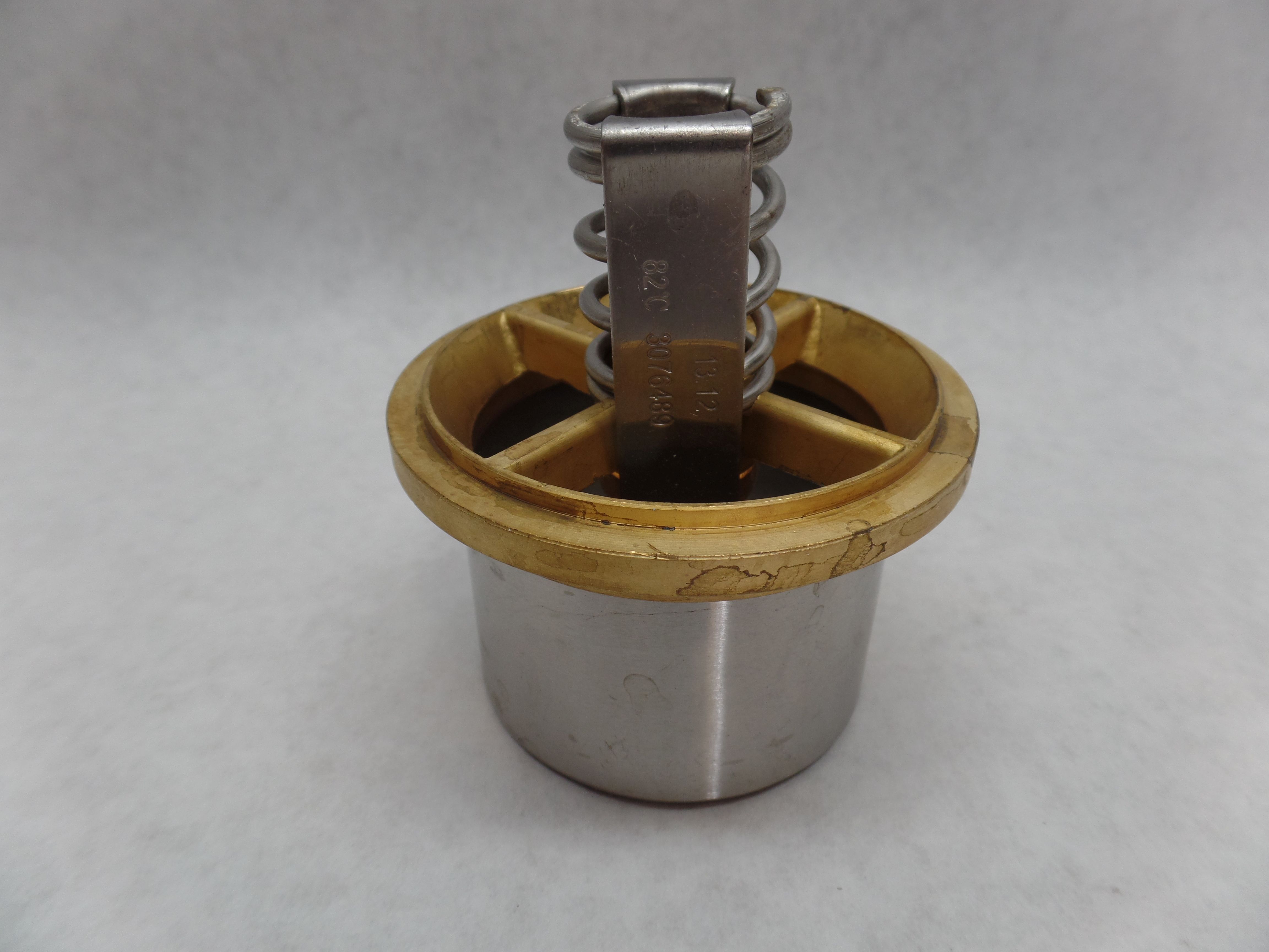 thumbnail image 2 of New Thermostat For Cummins NT.855 Diesel Engine 3076489 Fits Case 921 921B 2 of 12