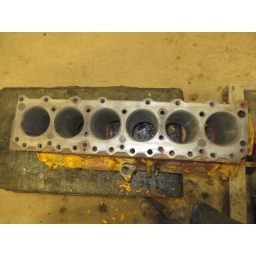 Used Engine Cylinder Block for International 316275R1, 316275R11