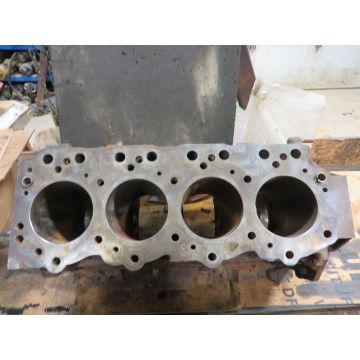 Isuzu IS 2.2L Engine Block Used 94307D3 4 Cyl Diesel refrigerated trucks