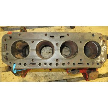 Ford / Newholland FO 134 Engine Block Used B9NN6015A Needs To Be Bored All Cyl