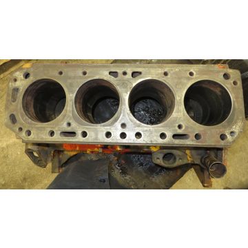 Ford / Newholland FO 172D Engine Block Used C0NN6015-J-002 Number 2 Cyl Has Dent